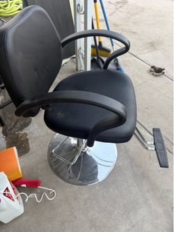 Salon/barber chair