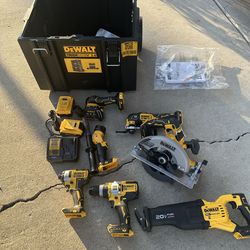 Dewalt 20V tool kit with box