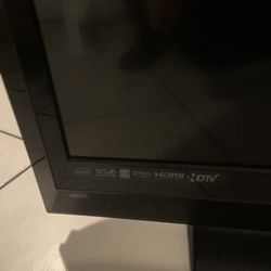 VIZIO’s 32” Class LCD HDTV 