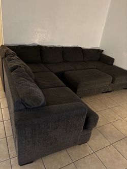 Large Dark Gray Fabric Sectional Sofa w/ Ottoman Storage
