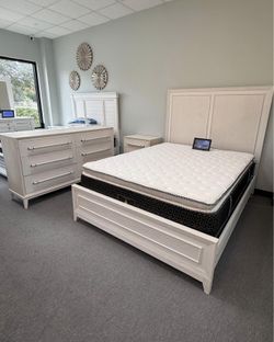 Queen bedroom set (FREE 24H DELIVERY AND SETUP)