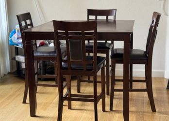 Ashley Furniture 5-Piece Counter Height Dining Set