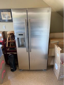 Stainless steel fridge/freezer