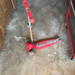 Globber 3 Wheel Scooter