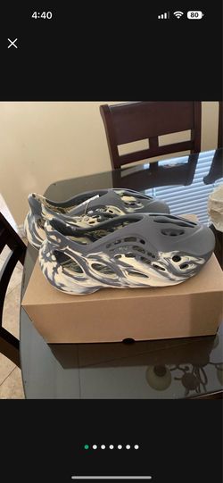 Adidas Yeezy Foam RNNR MXT Moon Gray Sz 10