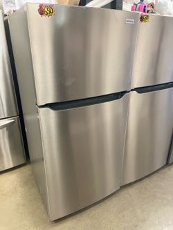 New Frigidaire top-freezer 20 cu ft- 30” width/27”depth/65”height