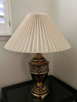 Beautiful Classic Style  Gold and Bronze Finish Table Lamp