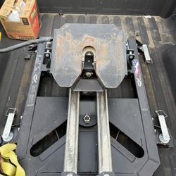 Pullrite 2300 Superglide 5th Wheel Hitch
