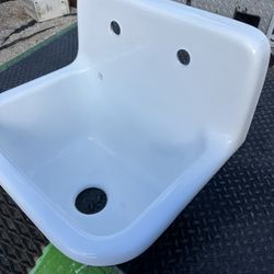 Hi  everyone we have this new open box sink iron cast  good condition  heavy  retail id $1700 Here only $850  This new. They make this item lake old s