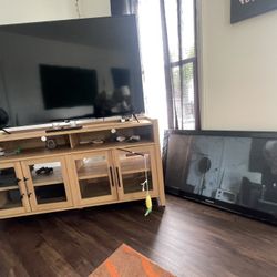 Tv Stand And Tv 