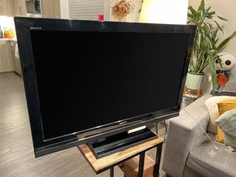 Sony 40-inch BRAVIA V-Series LCD HDTV