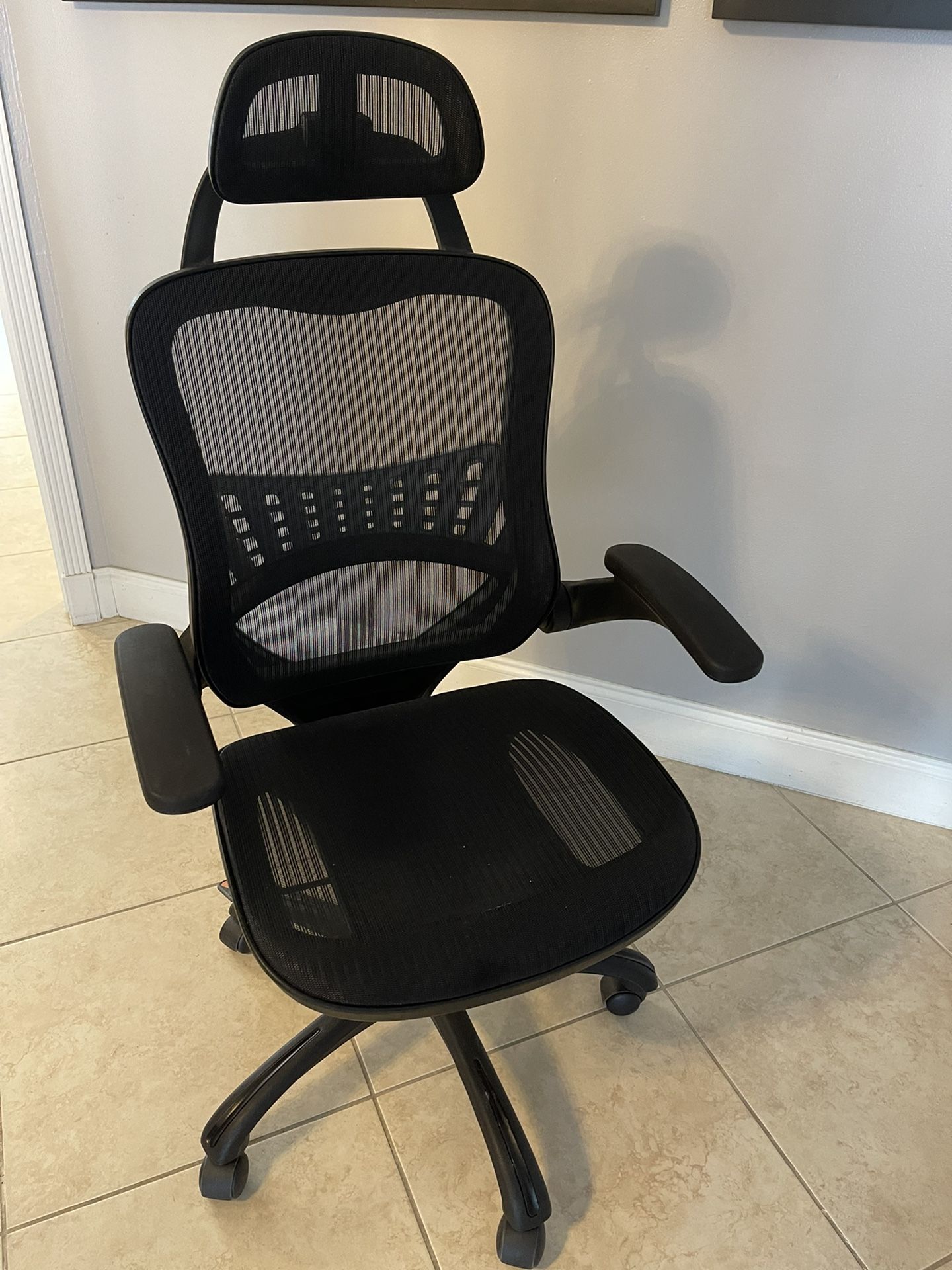 Brand New Ergonomic Office Chair High Adjustable Chair 