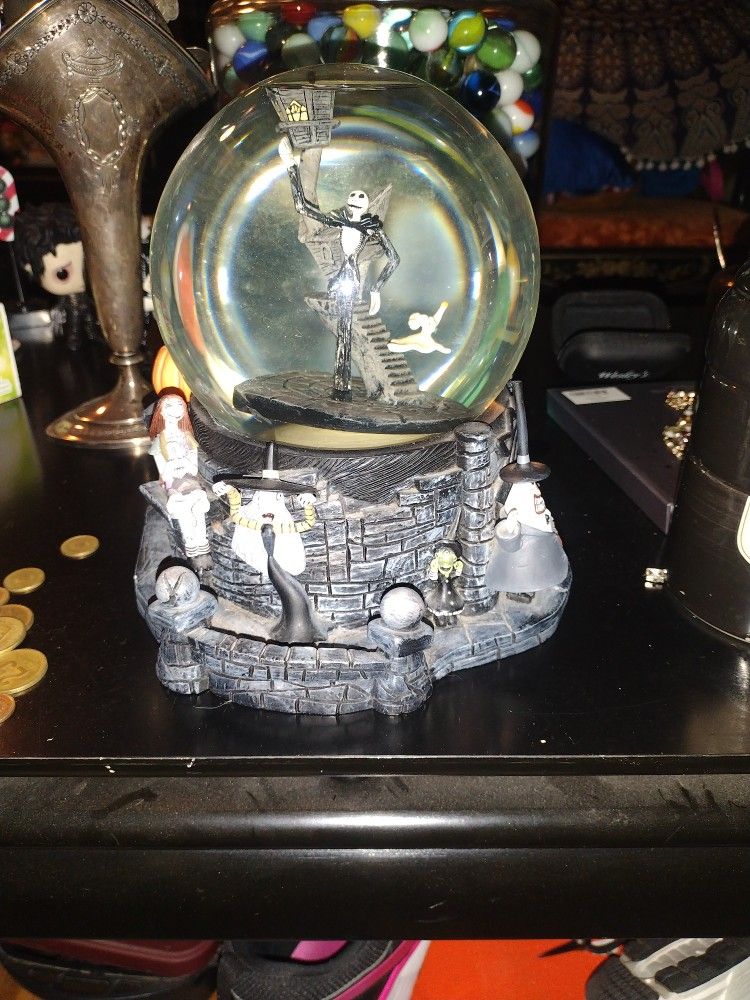 Nightmare Before Christmas Snow Globe 2001