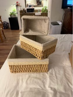 Set of 3 Woven Storage Baskets with Floral Lace Linings