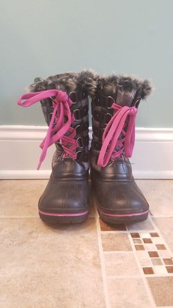 Quest Girls Boots Size 4