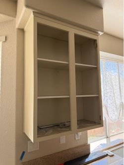 Kitchen wall cabinets + drawers