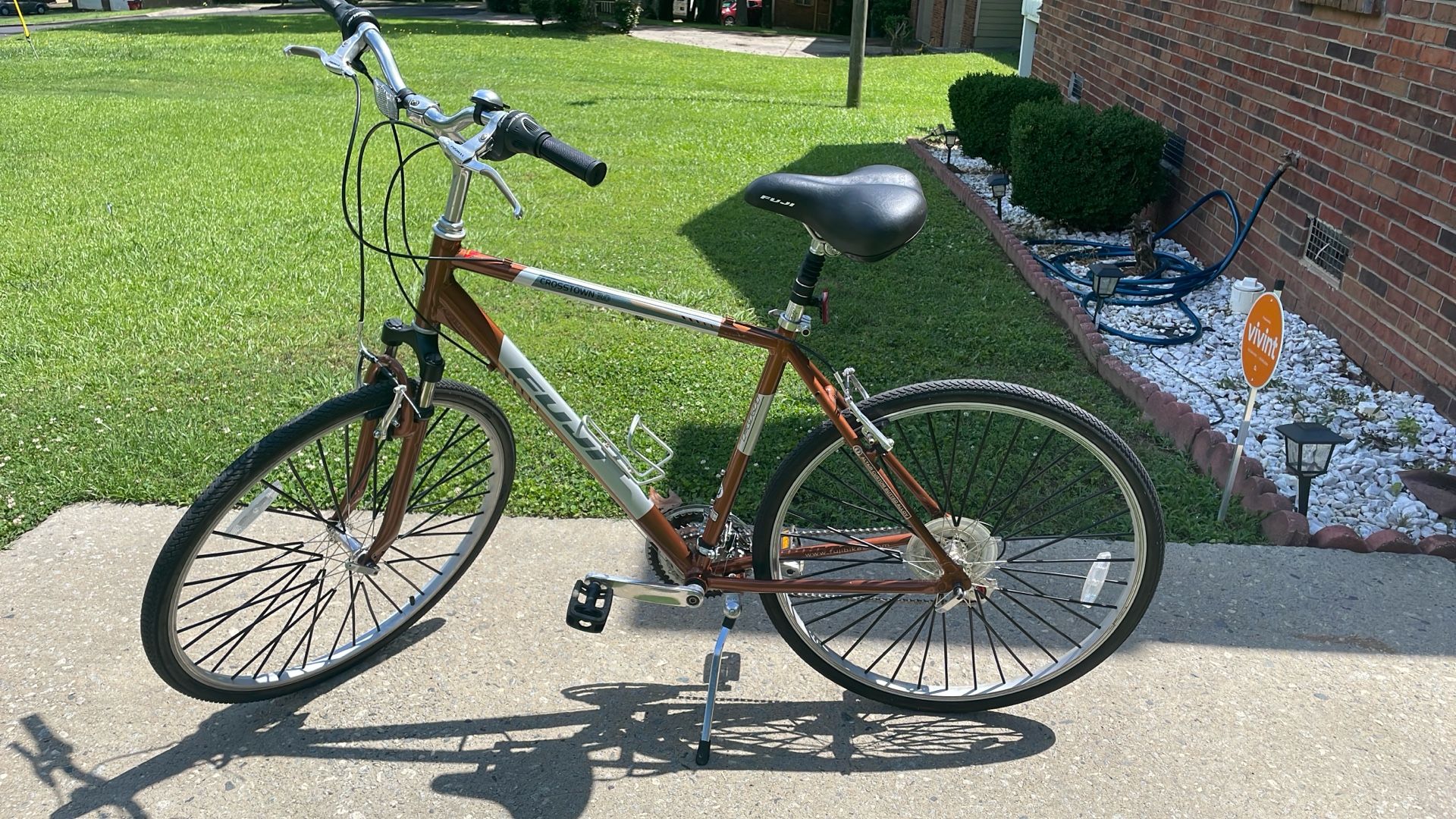700c Fuji Crosstown 3 Hybrid Bike