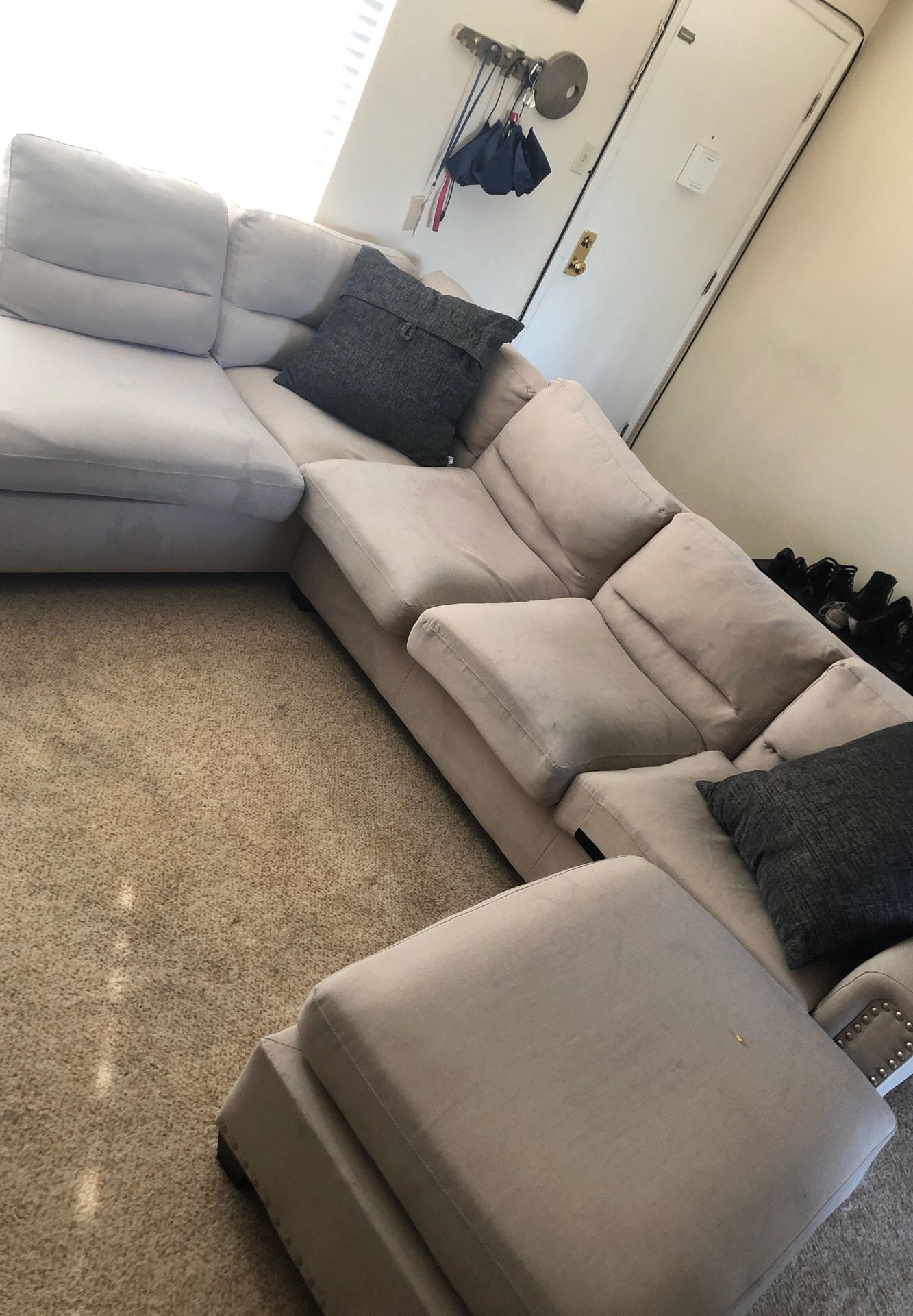 Reversible sectional couch