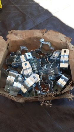 35 1" pipe hangers with bolts plated steel