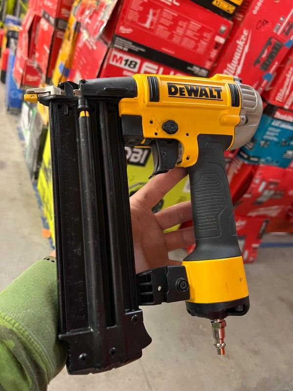 DEWALT 18 GA FINISH NAILER AIR $85