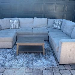 Sectional Couch Rooms To Go RTG Gray 3 Pc Raf Storage Sleeper LIKE NEW … Delivery Extra 