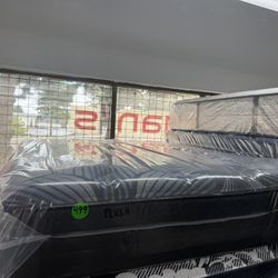 QUEEN SIZE SERTA PERFECT SLEEPER (PLUSH) MATTRESS & BOX SPRING BED SET