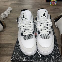 Air Jordan 4 Military Black