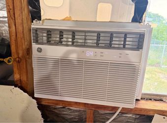 GE 10,000 BTU Smart Window Air Conditioner - Like New￼