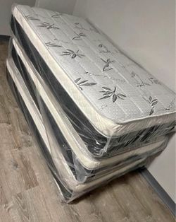 Twin Bamboo Orthopedic Pillow Top Mattress!