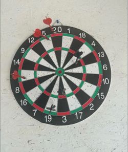 Dartboard with Darts Set
