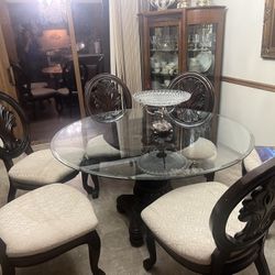 Table With 6 Chairs 