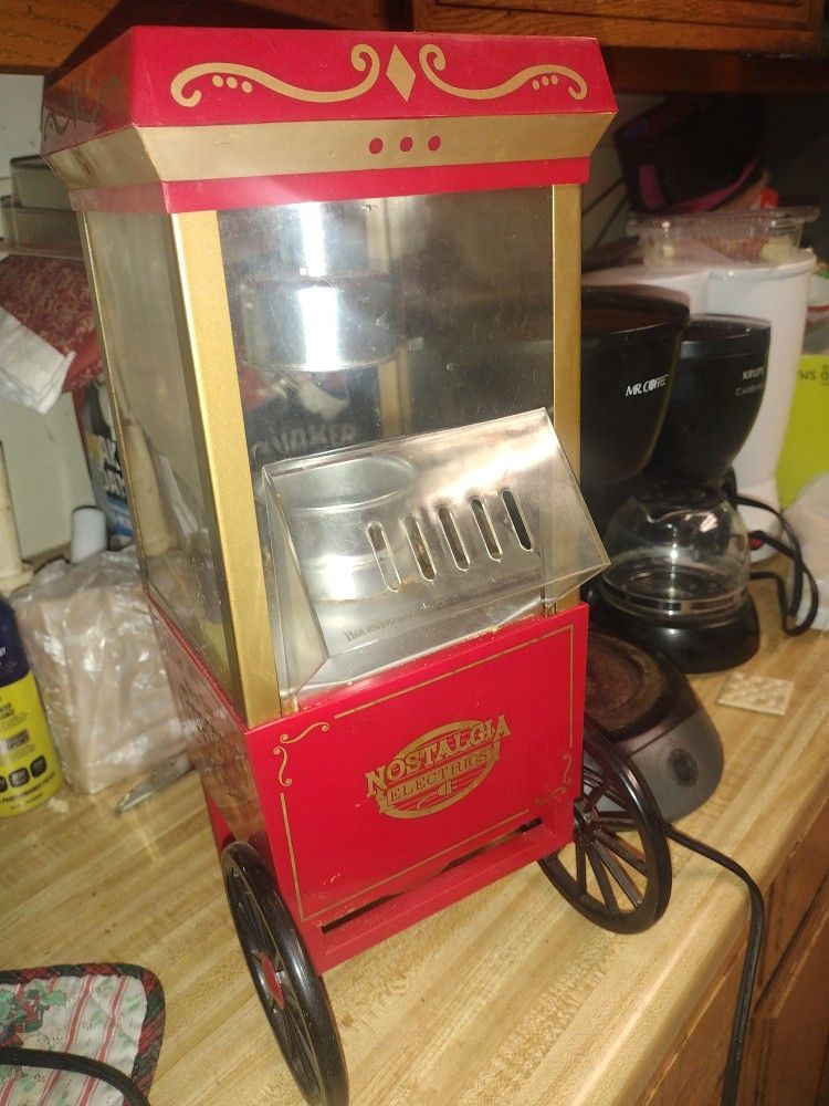 Table Top Popcorn Machine And Individual Size Coffee Makers All For $25.00