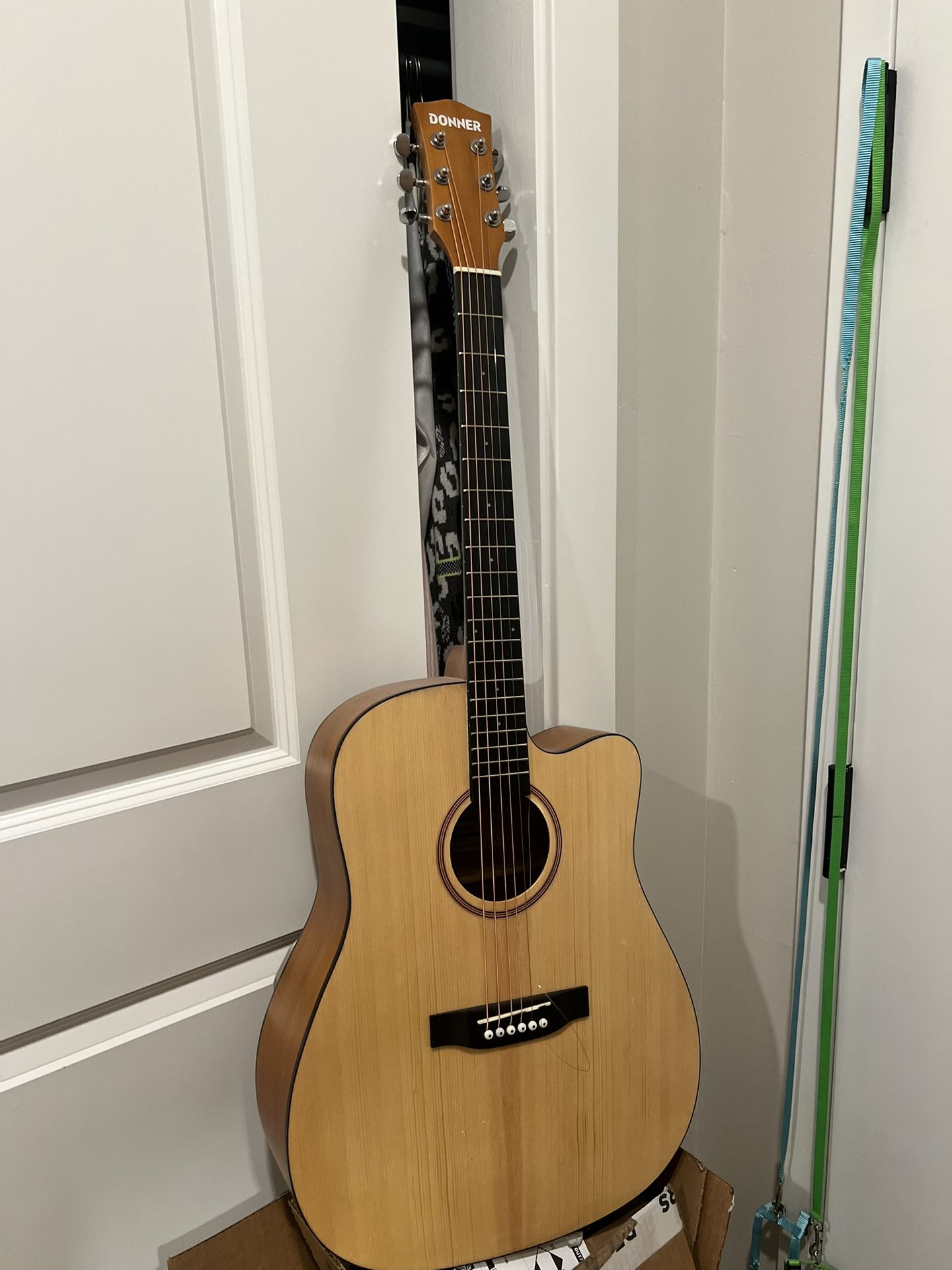 Donner acoustic guitar