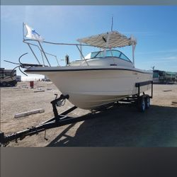 01 Bayliner Trophy 23ft