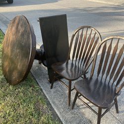FREE table And Chairs 