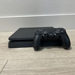 PS4 With One Controller And Vr