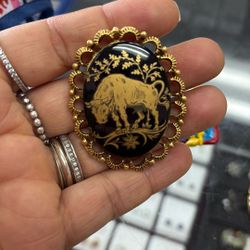 $20 X Los 3 Pins Antiguos