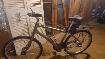 Trek Hybrid City Bike with Rear Rack