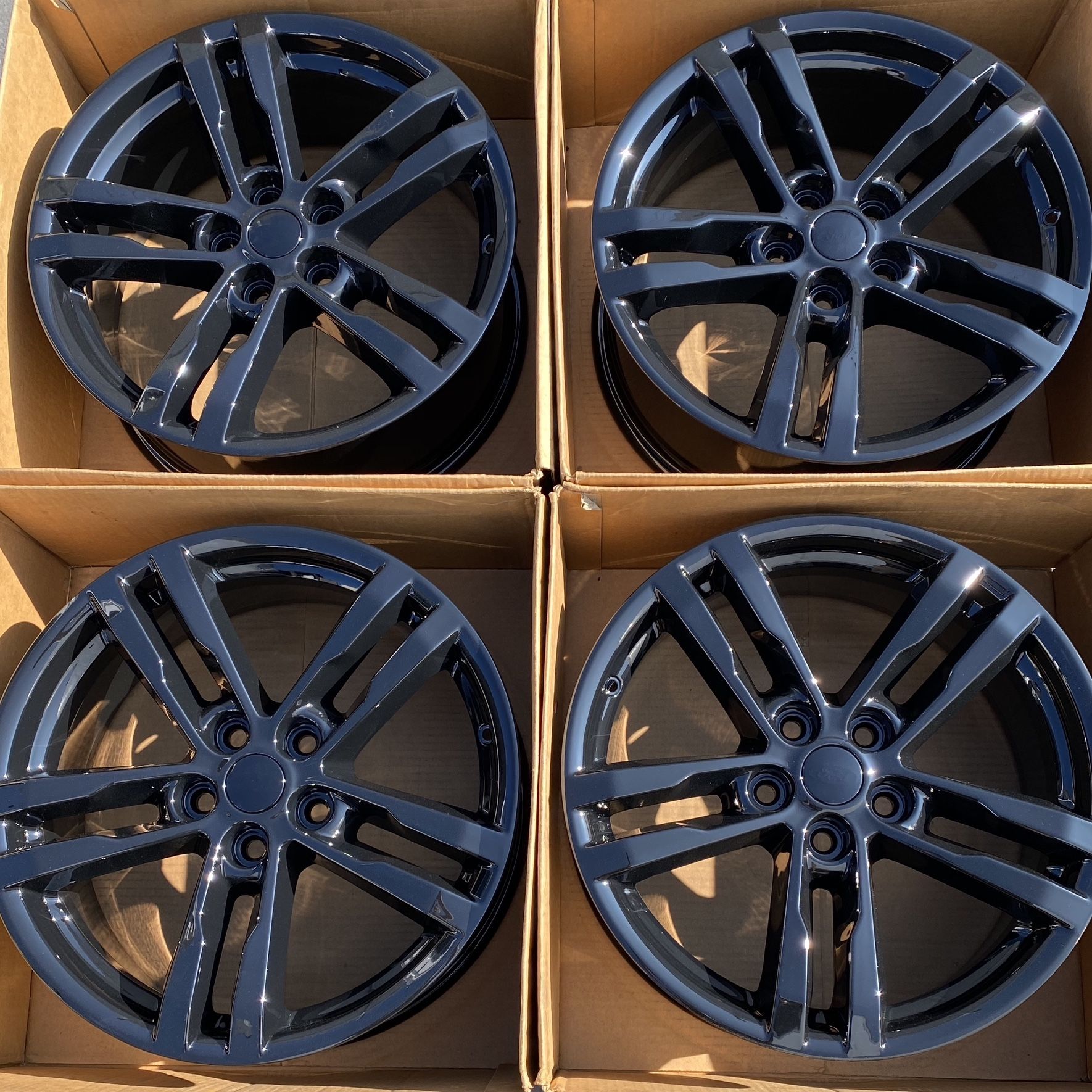 18” Ford Explorer Factory Wheels Rims Gloss Black New for Sale in Santa ...