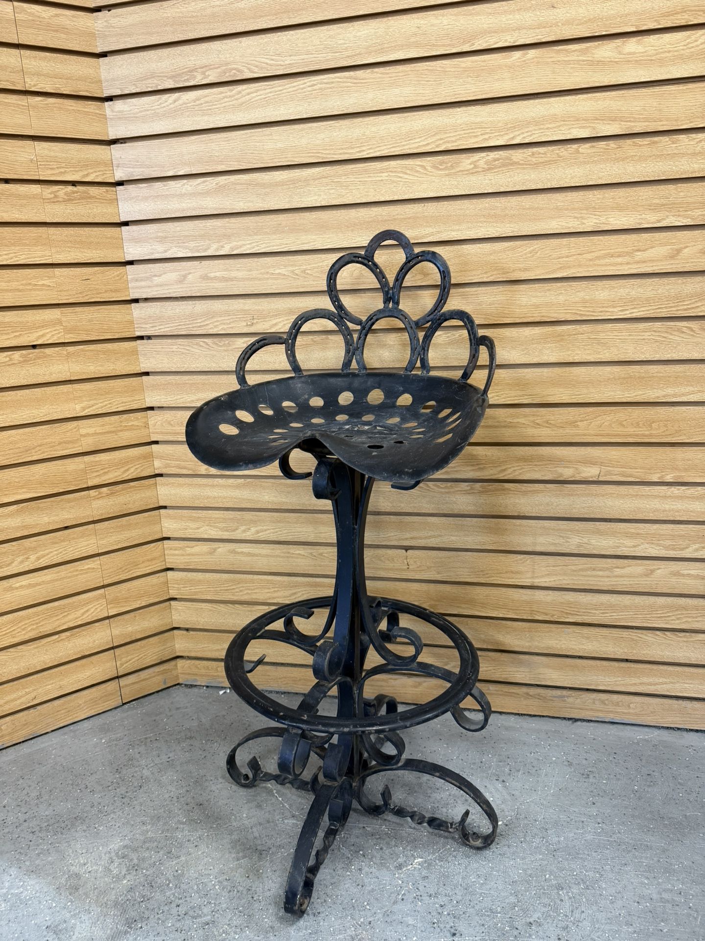 Cast Iron Tractor Seat Barstool