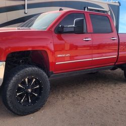 2015 Chevrolet 2500 HD Extended Cab · Short Bed