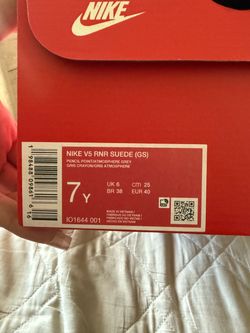 Nike V5 RNR Suede