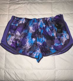 Nike short for women