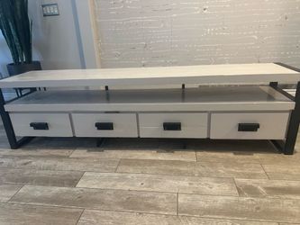 Entryway bench