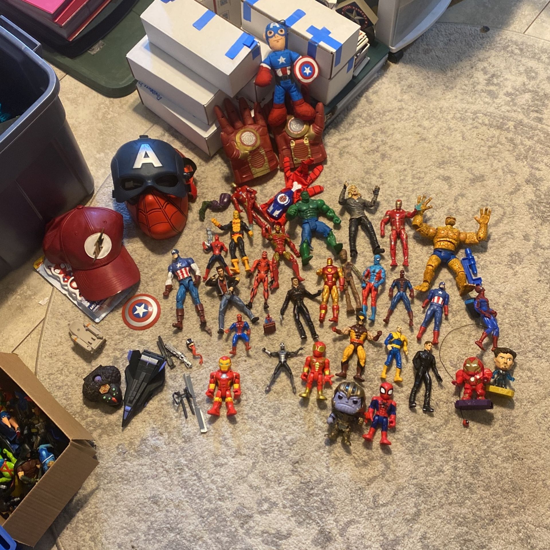 Marvel Action Figures & Toy/Collectible Lot