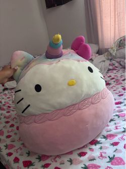 Huge hello kitty squishy