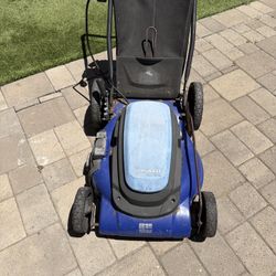 The grass cutting machine works fine, only the black box is broken and needs replacing, or you can fix it yourself.