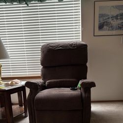 Power Lift Chair. Like New