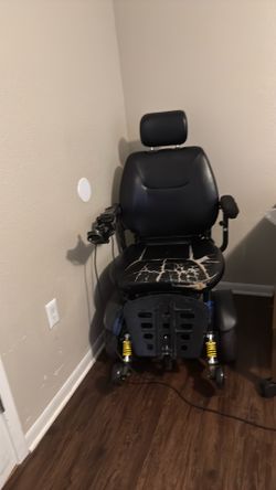 Electric wheelchair