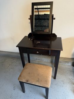 Small Vanity With Bench